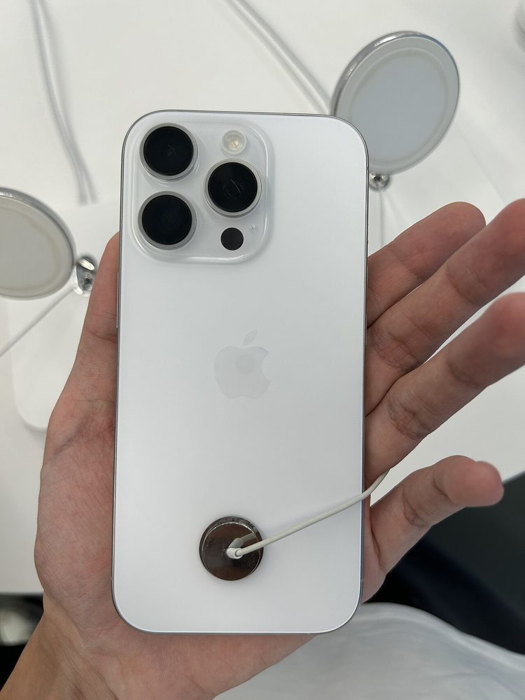 iPhone 16 Pro